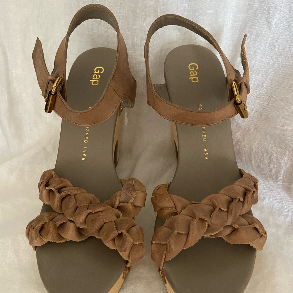 Gap Women's Tan Sandals